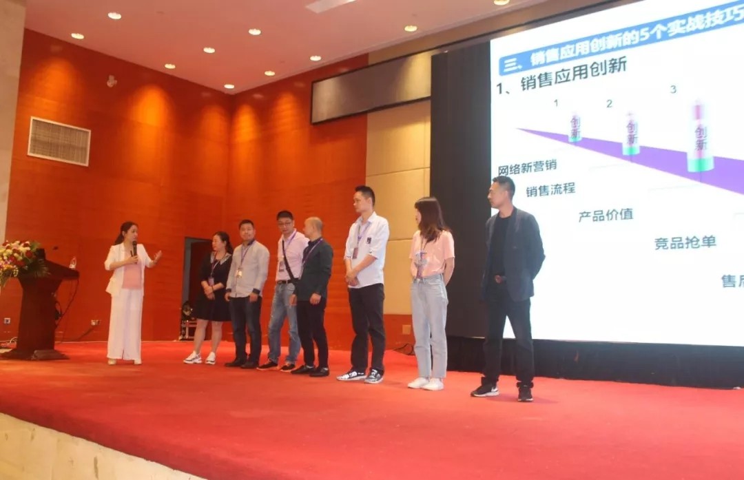 【匠心?絨耀】鴻潤羽絨家紡第二十三屆招商會暨2019秋冬新品發(fā)布會完美收官！